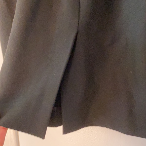T. Babaton Black Skirt Aritzia - Picture 4 of 6
